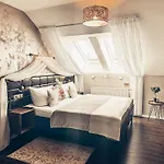 Alfons Boutique פראג