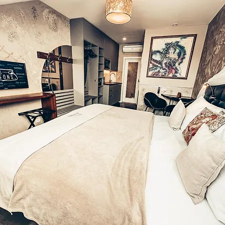 Alfons Boutique Hotel 4*