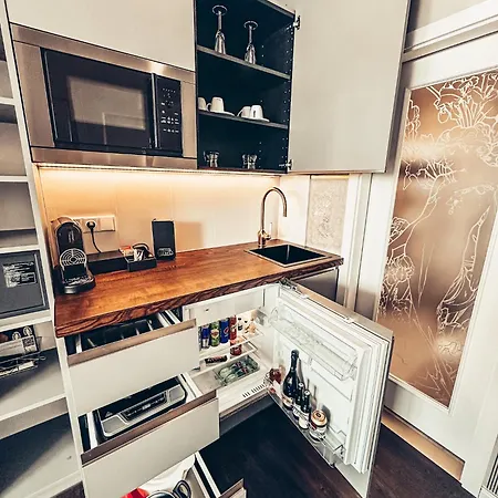 Alfons Boutique Отель 4*